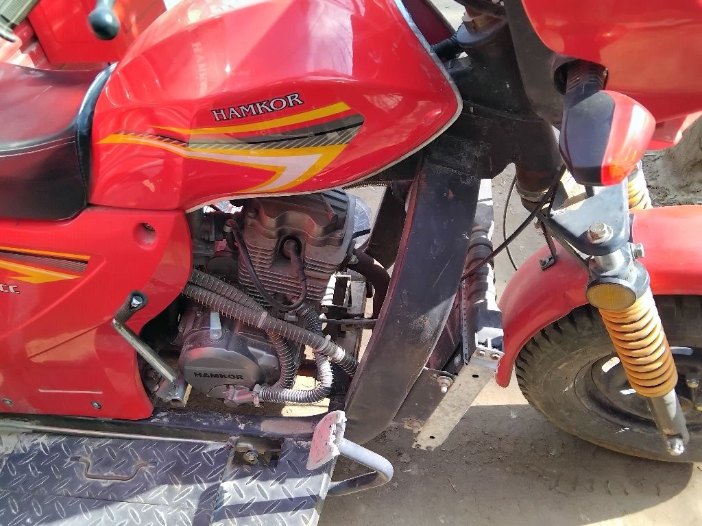 Moto sotiladi suroshno pul zarur