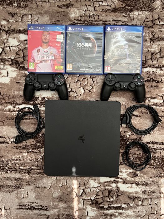 PlayStation 4 Slim 1TB (1000gb) + 2 контролера и 3 игри