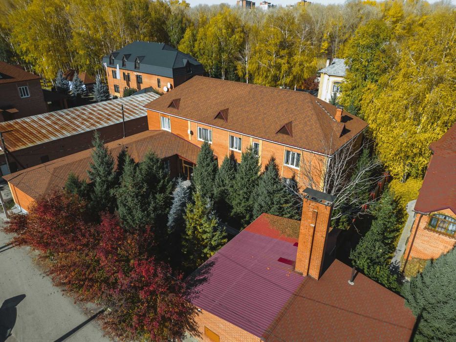 Большой дом-особняк с евроремонтом под жилье или бизнес