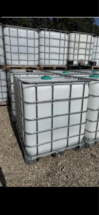 Butoie de 1000 de gile pentru apa