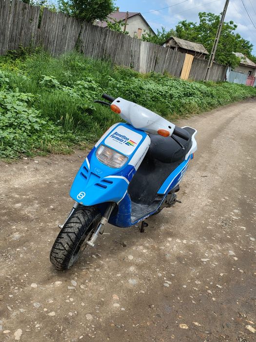 Sau Facem Scimb Si Mi dau diferenta Vând Scuter Nu pornește Nu știu d
