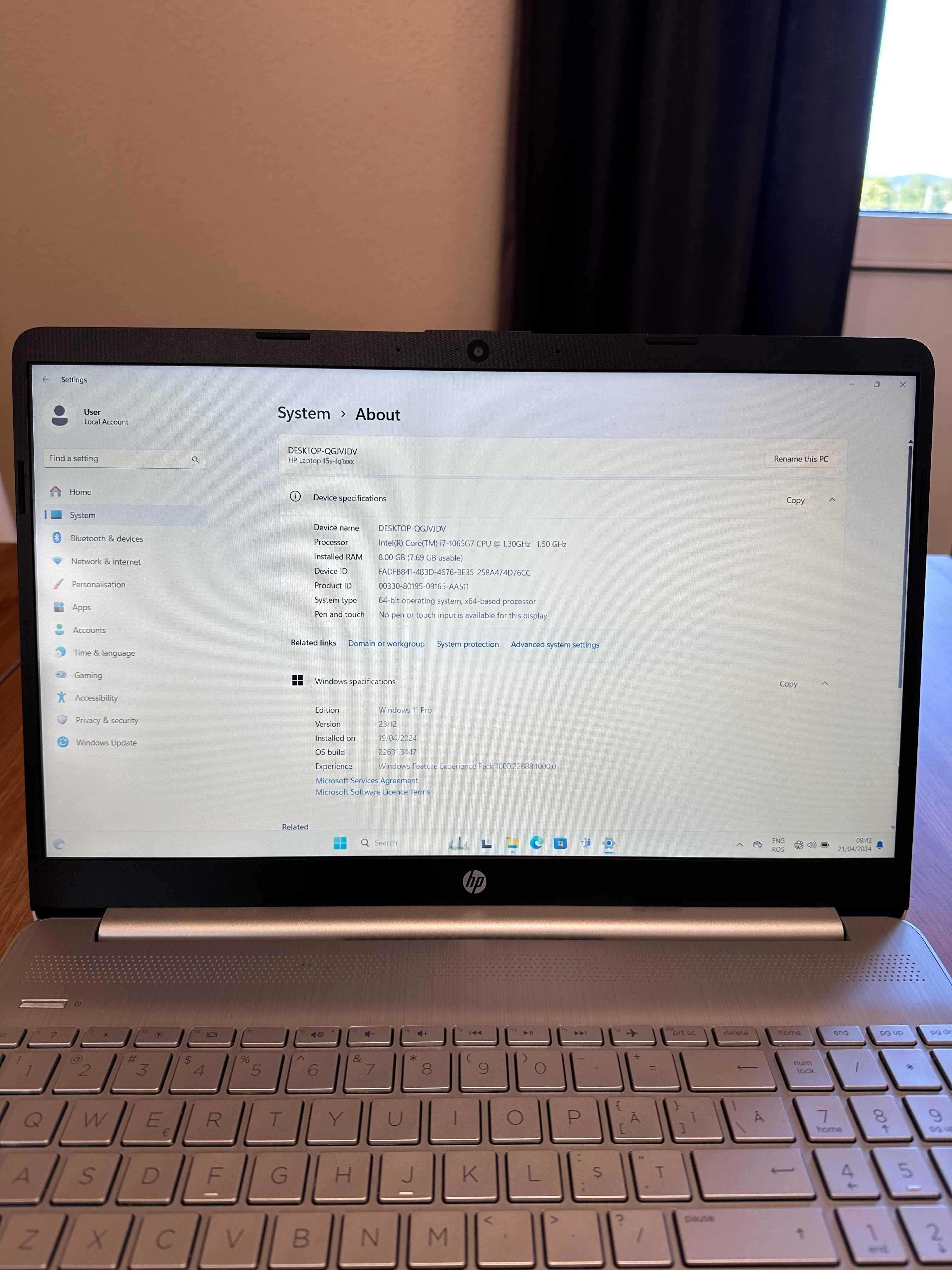 HP Notebook 15s-fq1096nq I7-1065G7 10 8 GB RAM 512GB SSD Win 11 Pro