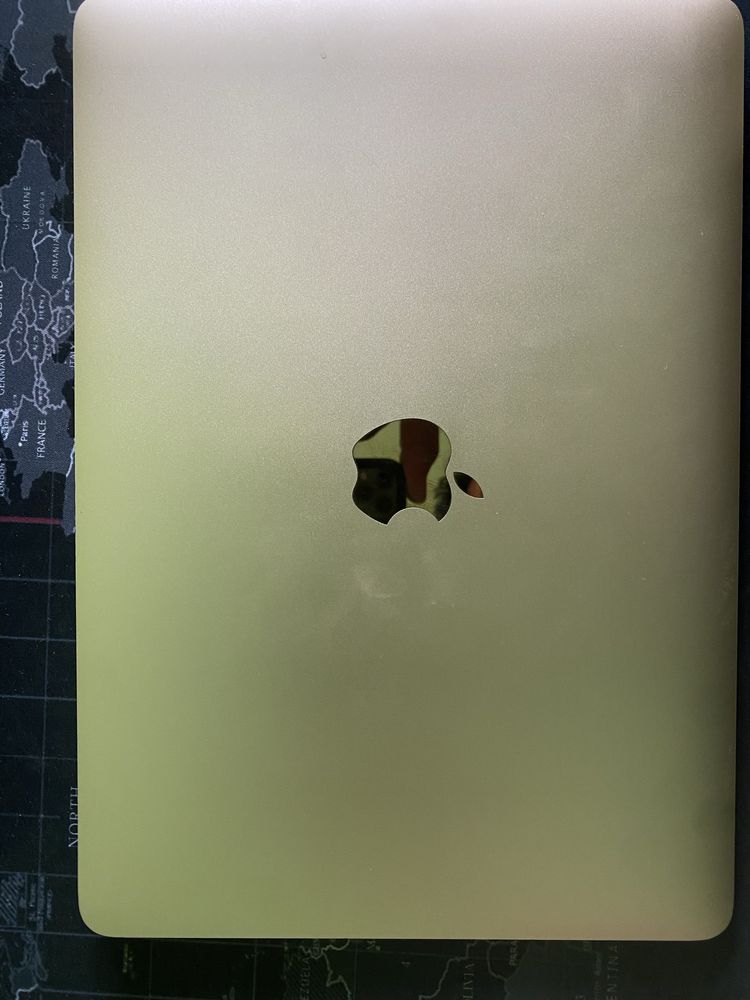 MacBook 8gb 256gb