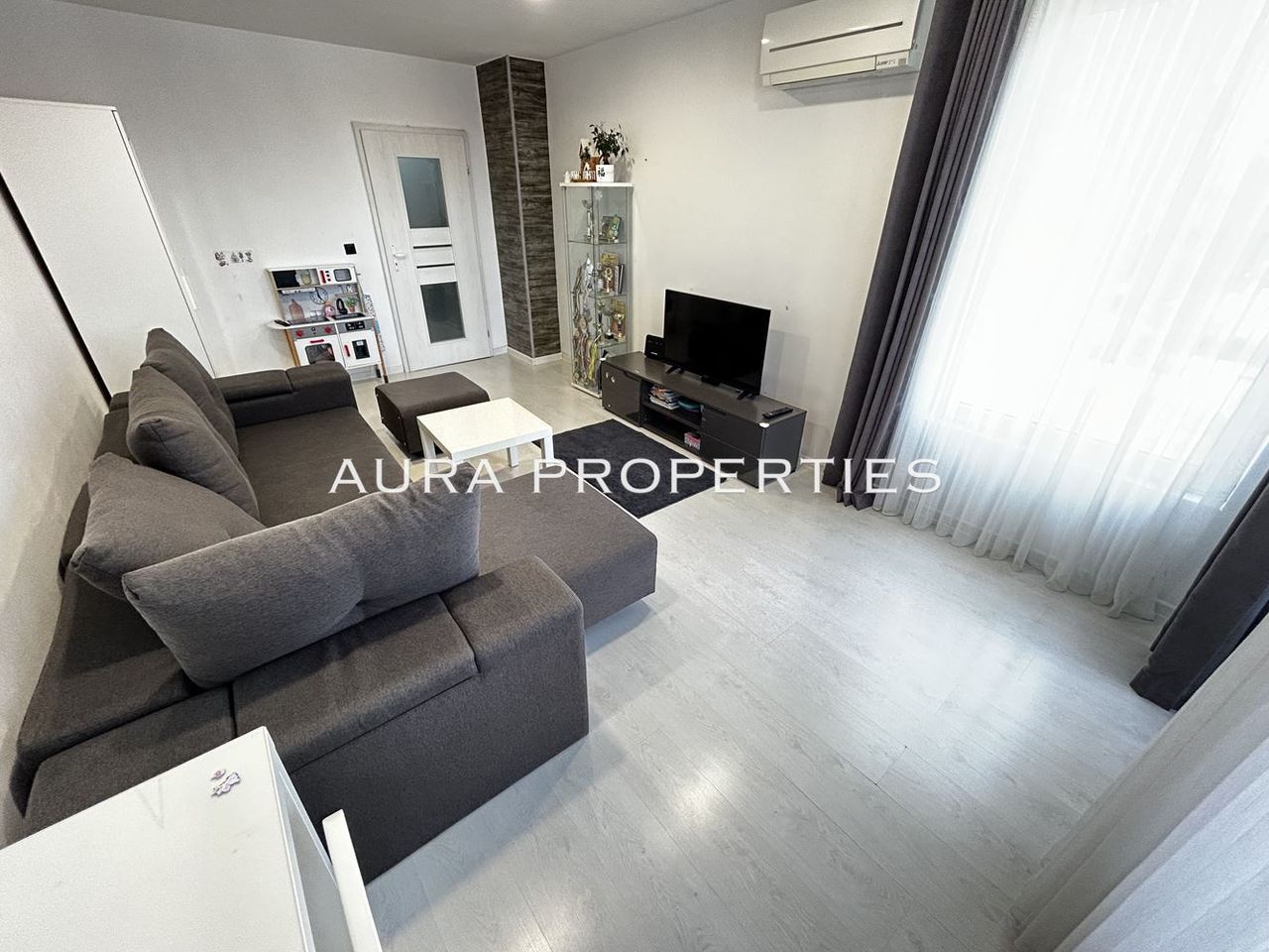 Продава се Двустаен апартамент в Разград, Орел - 78 кв.м за 1112 €/кв.м - Снимка #3