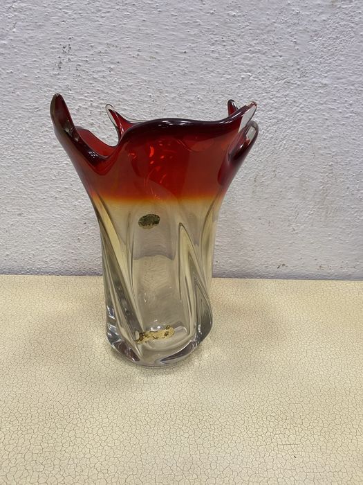 Голяма италианска ваза от духано стъкло