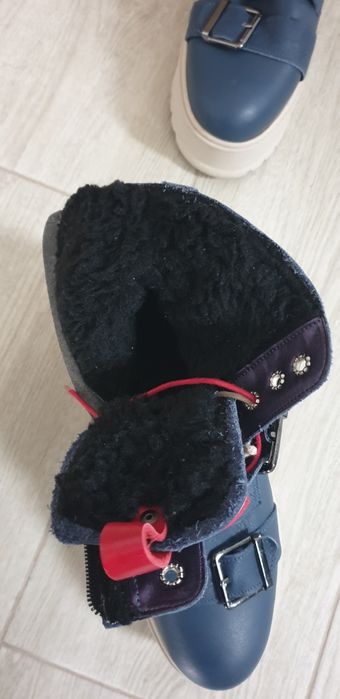 Ghete ca noi, nr 36, piele fina cu interior blana