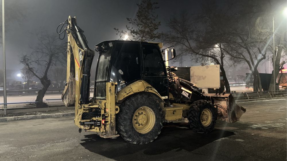 Экскаватор погрузчик, 3в1 трактор