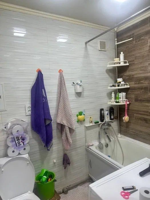 Sotiladi Квартира Саракулька 2//4//5 кирпич балкон 2*6