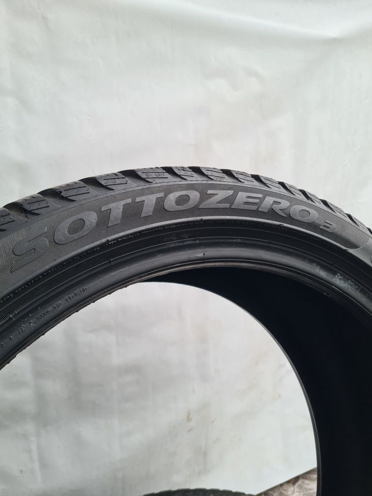 2бр 245 40 20  зимни Pirelli runflat  - 19г