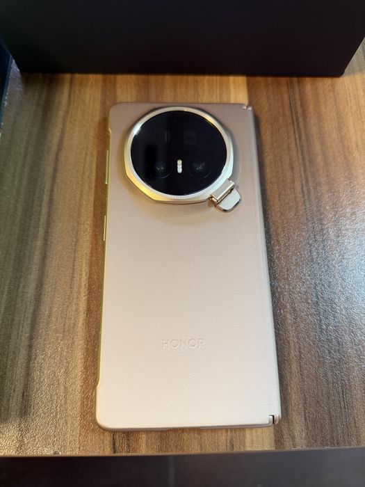 Honor Magic V5 Dawn Gold 512gb,36м гаранция