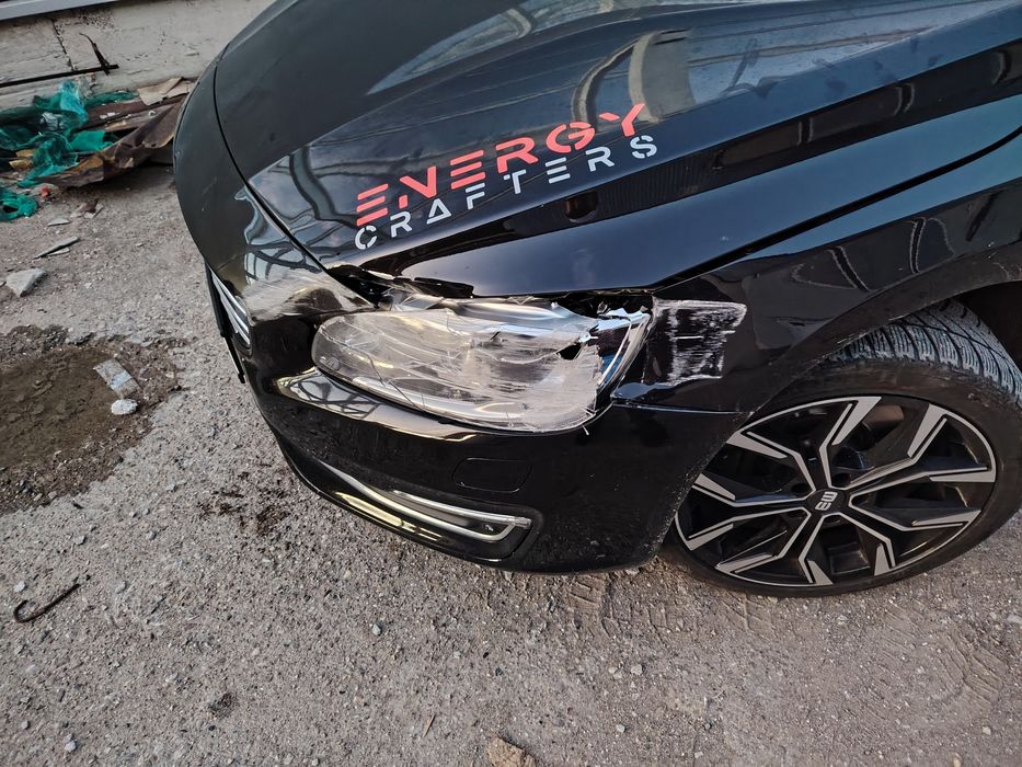 Vind Volvo v60 avariat