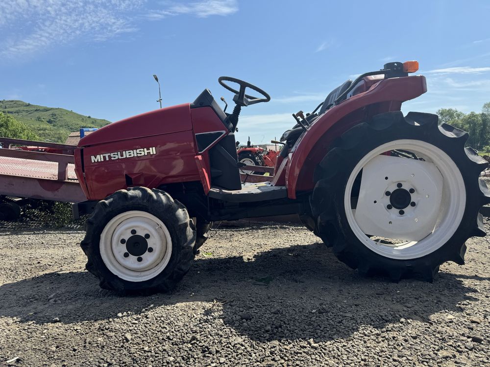 Tractor Japonez Tractoras Japonez. Mitsubishi MT 200. PROMOTIE