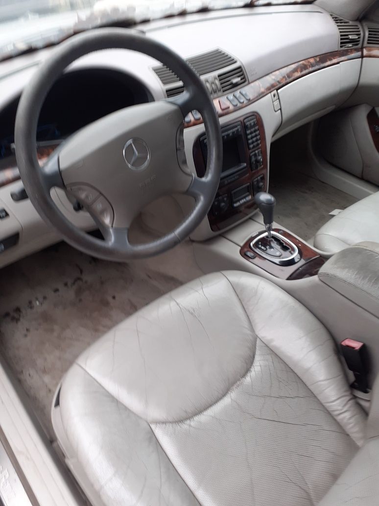 Pentru piese Mercedes S w220 3.2 cdi an 2000