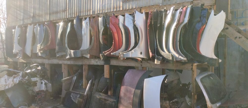 продам крылья копоты бампера на старые иномарки
