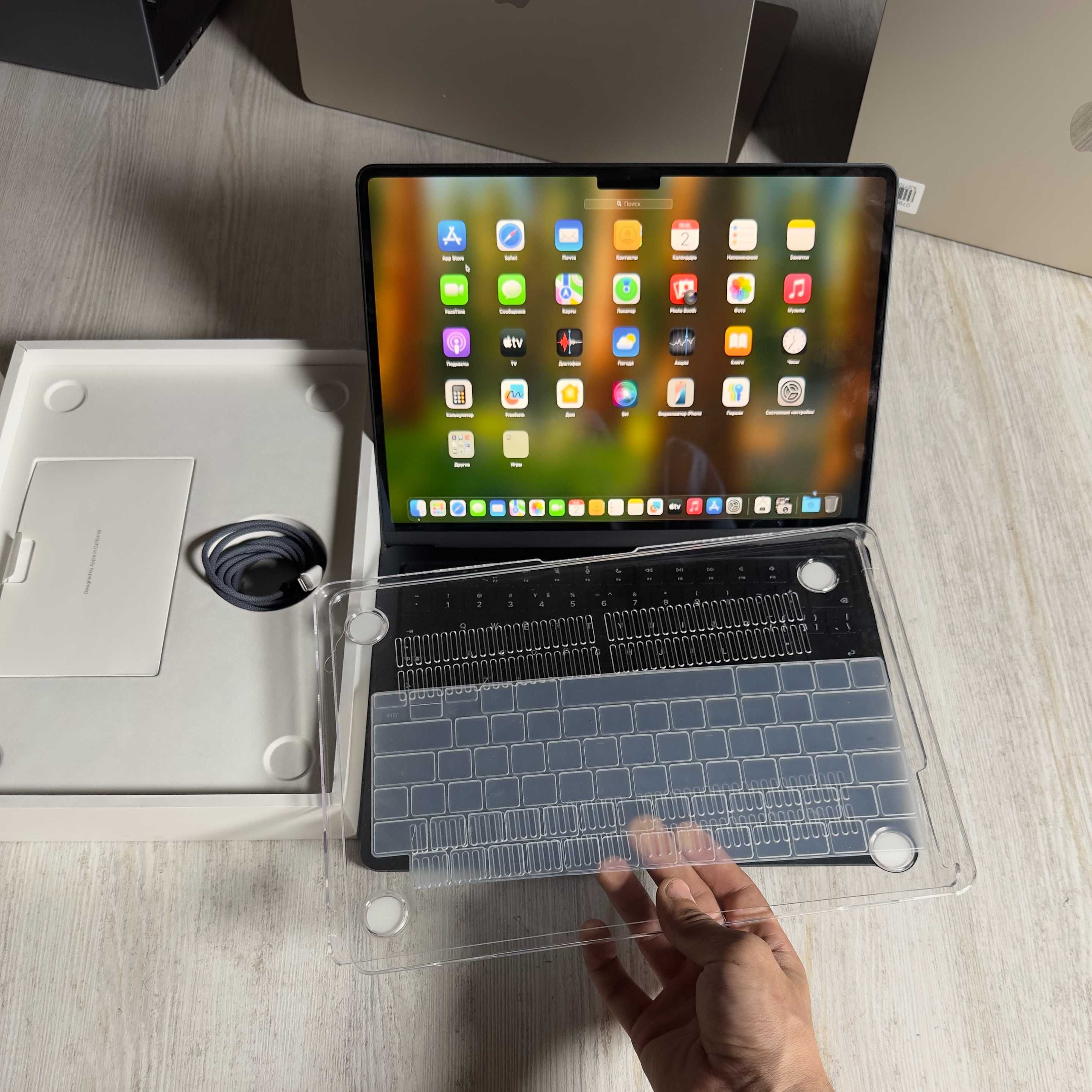 MacBook Air 2024 M3, 8/256 GB, batareya 100% Full box - Chehol bonus!