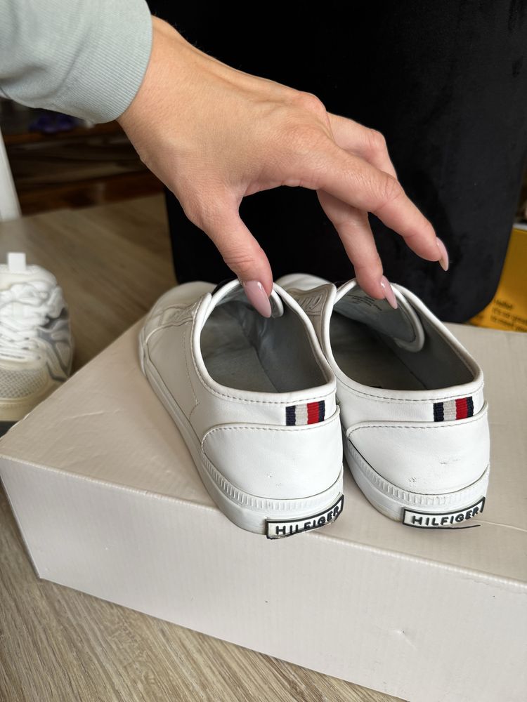Бели маратонки/ кецове Tommy Hilfiger