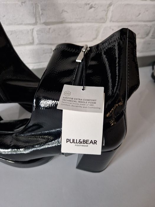 Ghete dama de ocazie Pull&Bear~piele ecologică lucioasa~marime 38