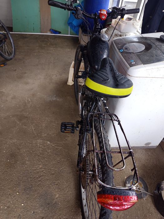 Vând bicicletă cu motor
