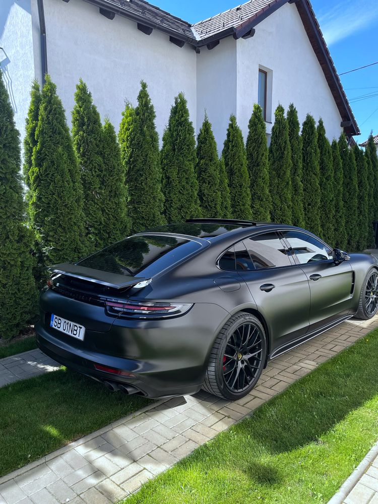 Porsche panamera 4s 440 cp