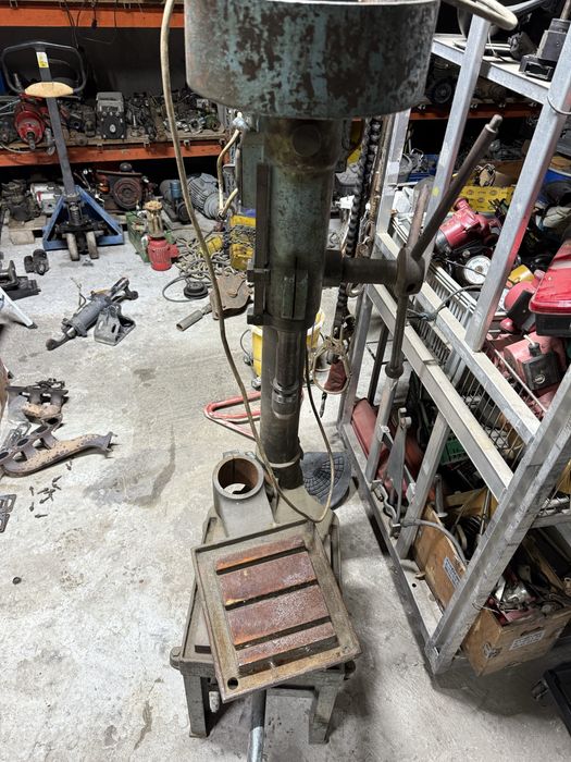 Masina de gaurit cu coloana industriala