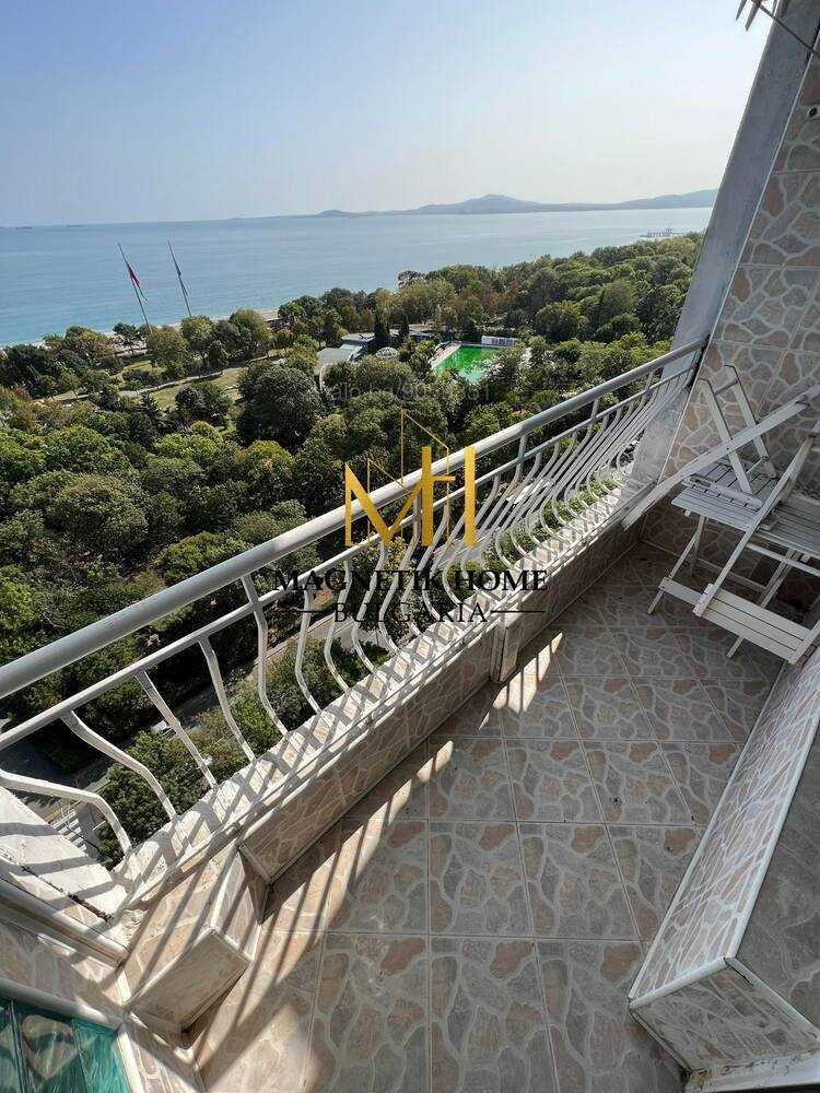Топ панорама! Двустаен апартамент с гледка към морето в ж.к. Лазур