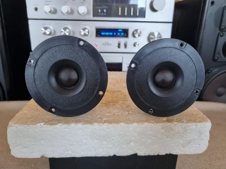 Set Tweetere Kirksaeter (Peerless). 8 ohms,70 watts,10 cm. Impecabile.