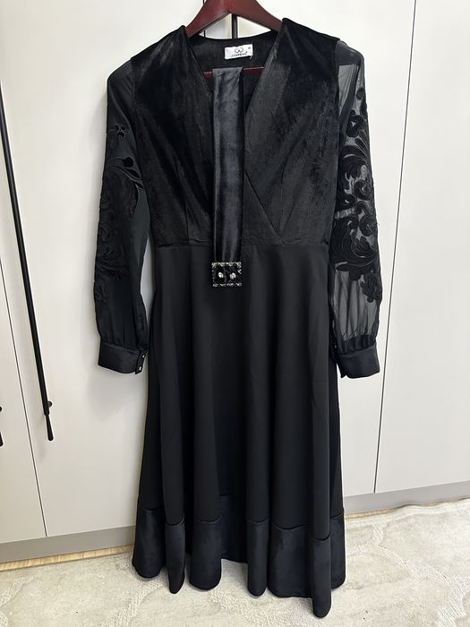 Шикарное и практически новое платье