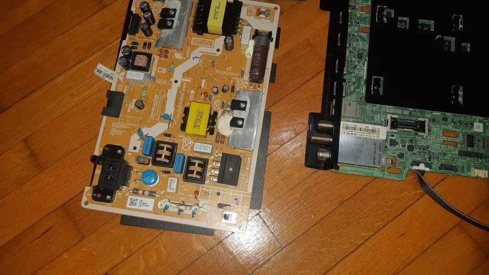 Tv samsung QE43Q60RAT;UE32F5500AW;UE40J5200AW ,dezmembrez