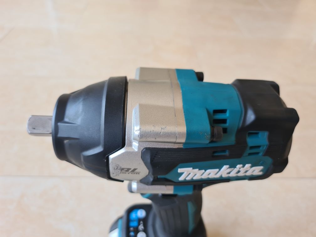 Makita DTW 701 - masina de insurubat cu impact