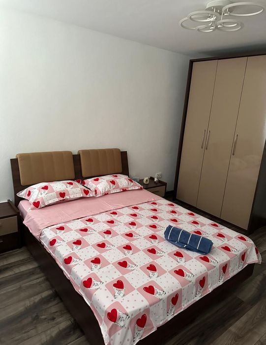 Închiriez camere la casă