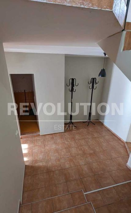 Дава се под наем Многостаен апартамент в Варна, Колхозен пазар - 160 кв.м за 500 € - Снимка #8