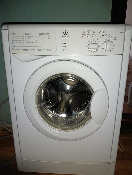 Продам стиральную машину Indesit