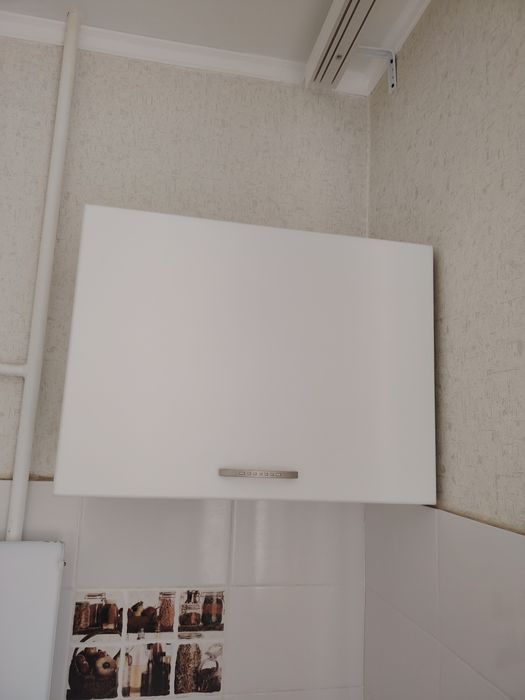 Продам бу  2 шт навесных кухонных шкафа 20000 тг