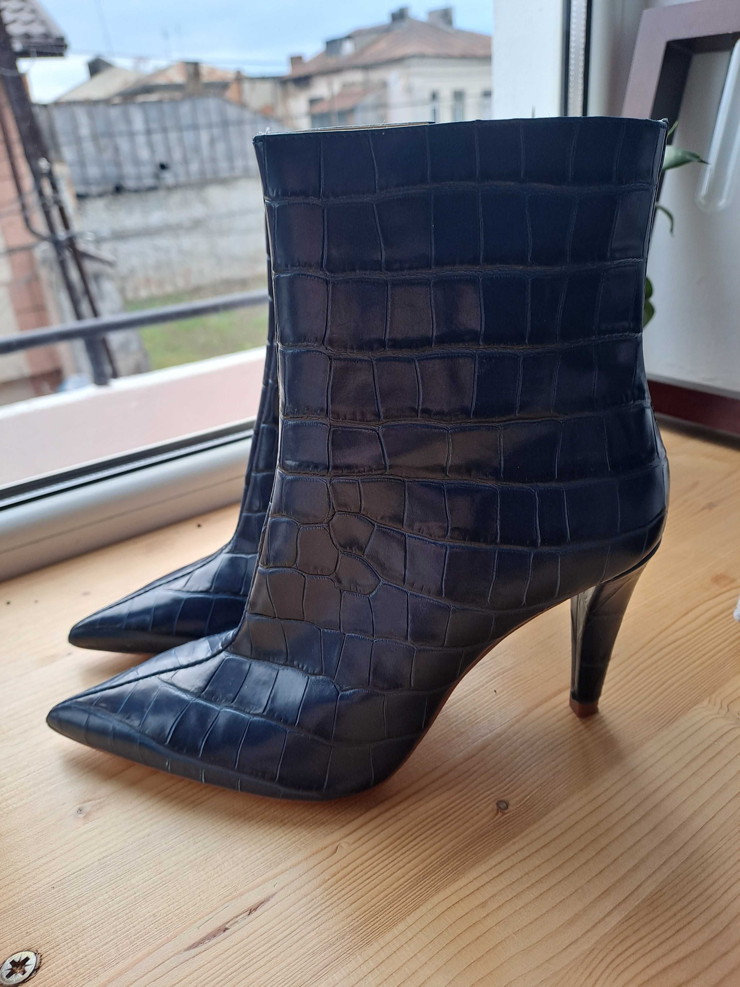 Cizmulite/ botine Zara, piele , noi, 37.