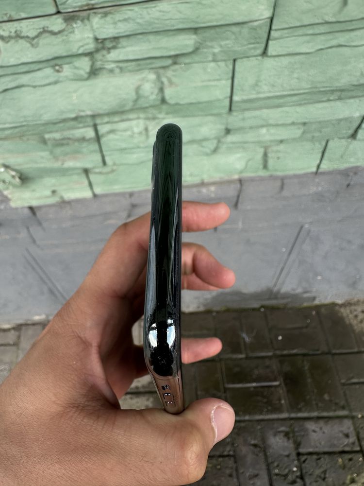 iPhone 11 Pro Max 64GB • АКБ 70% — Face ID не работает