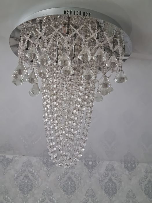 Люстра хрустальная б/у