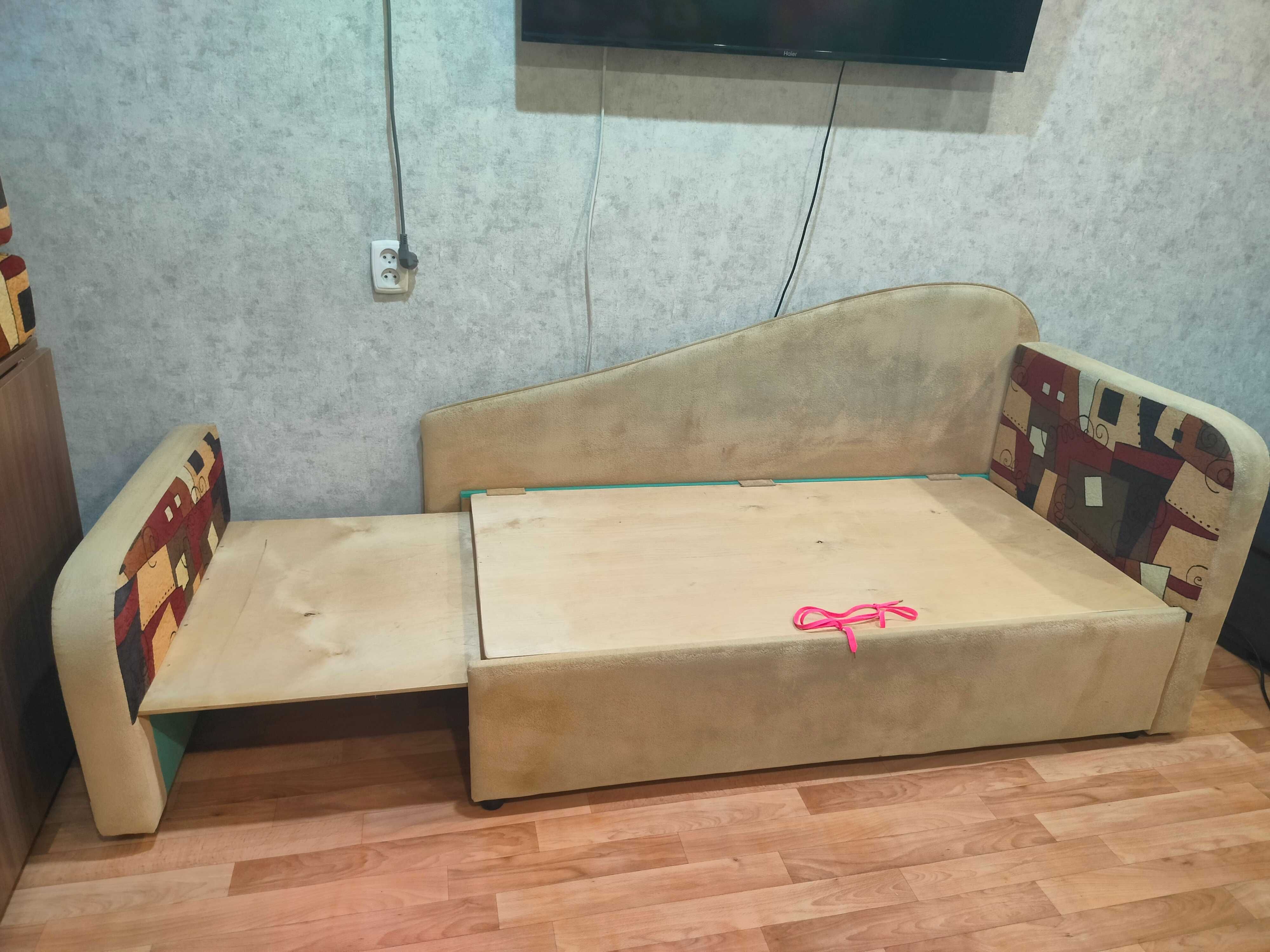 Диван подростковый