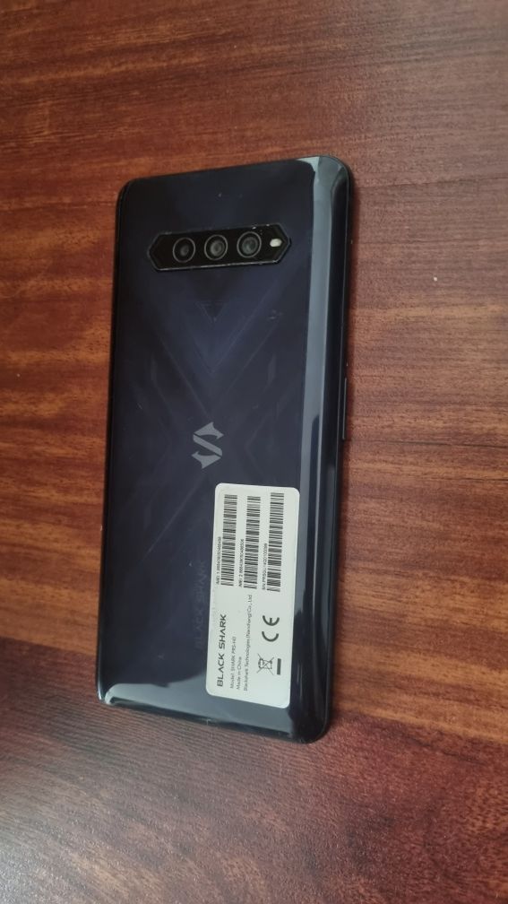 Black shark 4 , 128GB  продам на запчасти  .