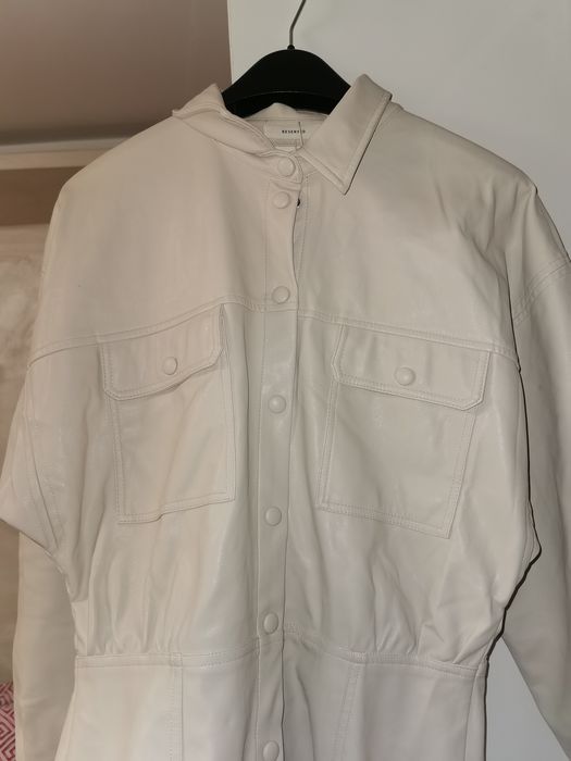 Reserved бежов кожен тренч