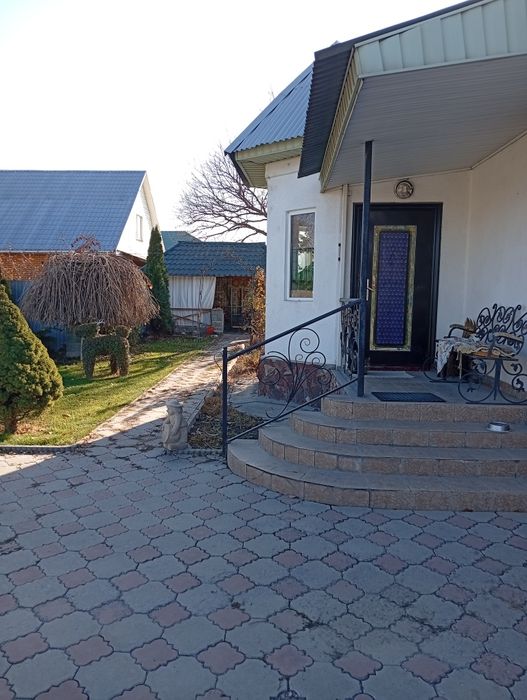 Продам дом . Кирпичный