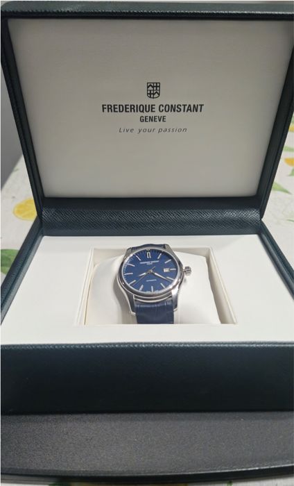 Часовник Frederique Constant