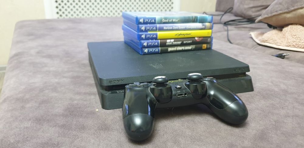 Playstation 4 Slim