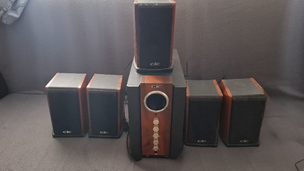 Sistem audio 5.1 CJC – Sunet puternic și clar pentru muzică și filme!