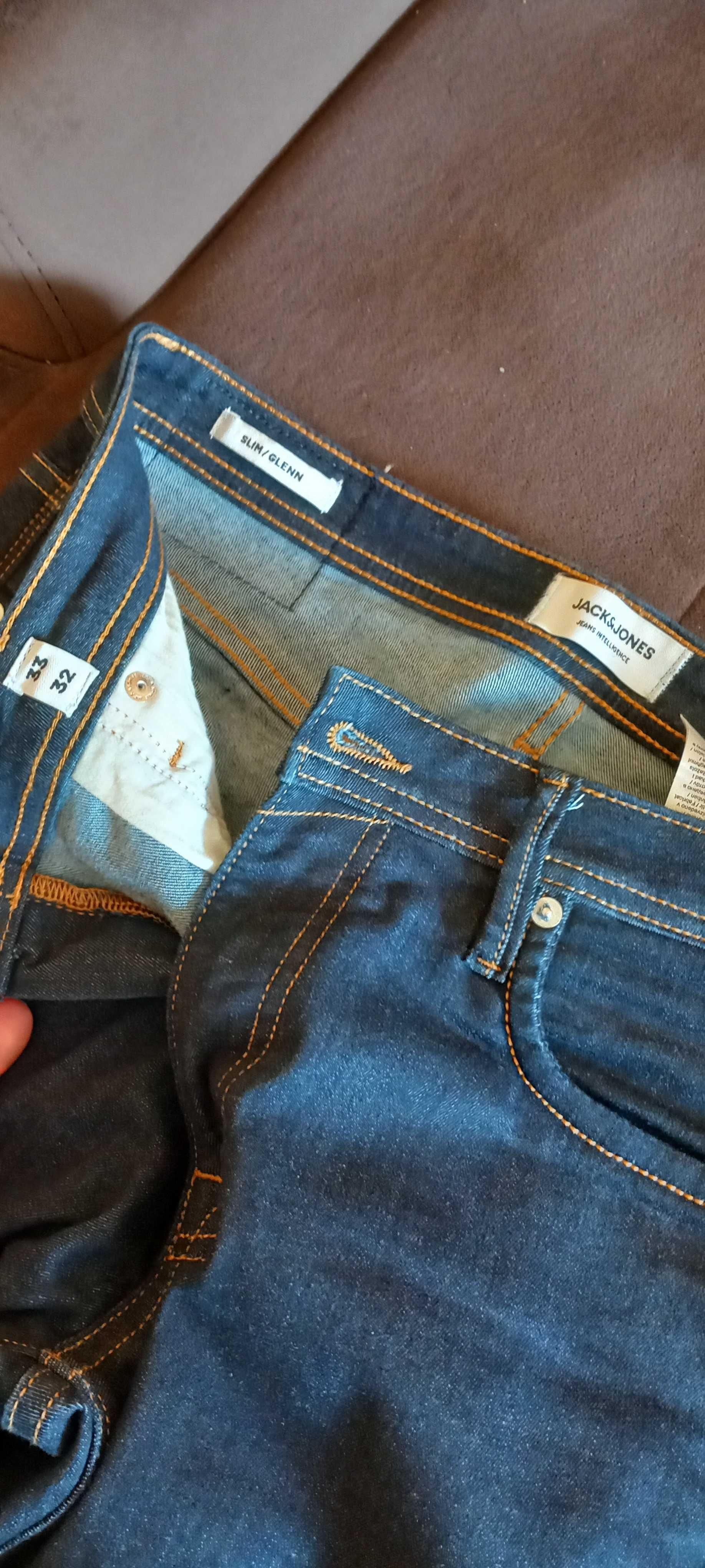 Hugo Boss- Levi Strauss- Jack Jones