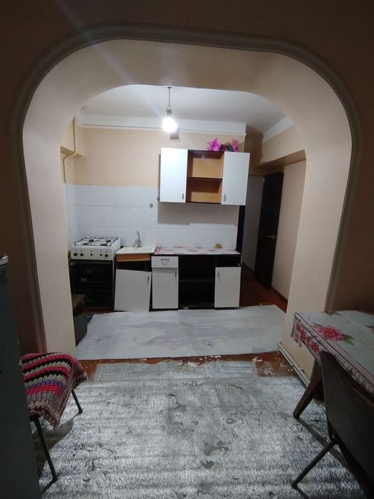 Сдам в аренду тёплую квартиру 2/4/4 кирпич 2*6 балкон Феруза(ваенка)