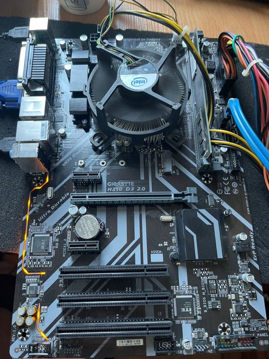 Продам Материнская Плата Gigabyte.