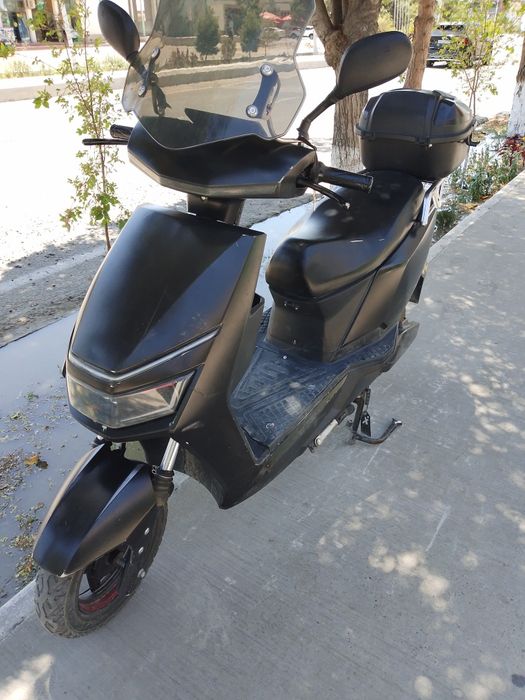 Скутер Yadea сотилади