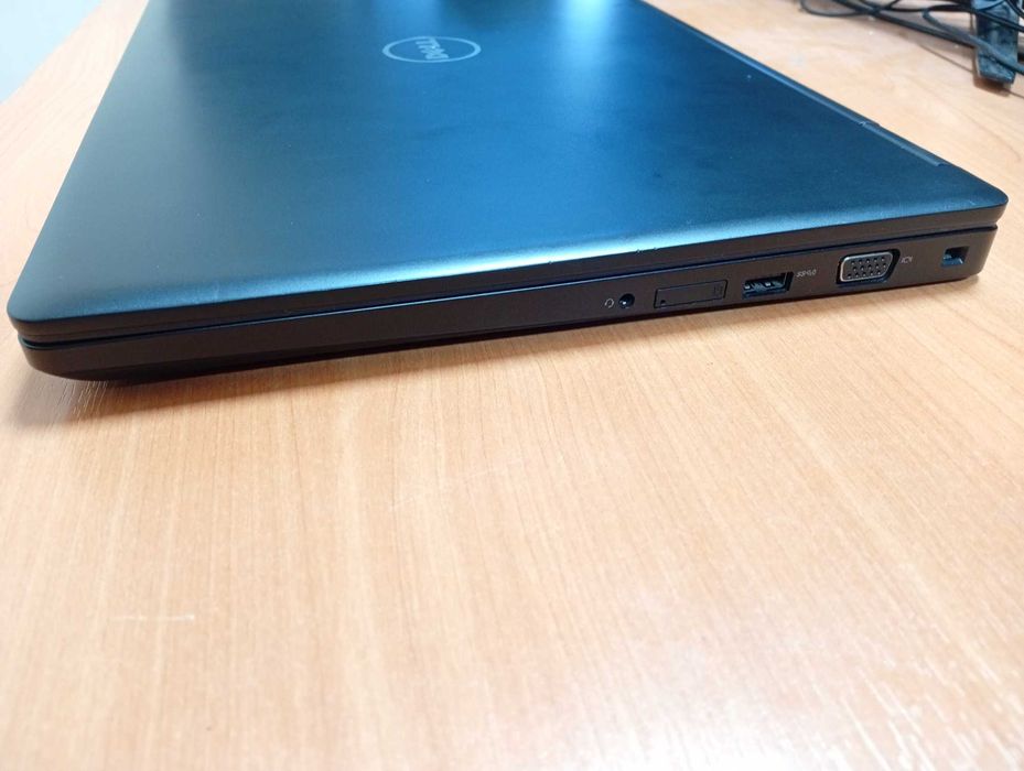 DELL Latitude 5580 Full HD IPS, i5 7300u, 256 gb nvme