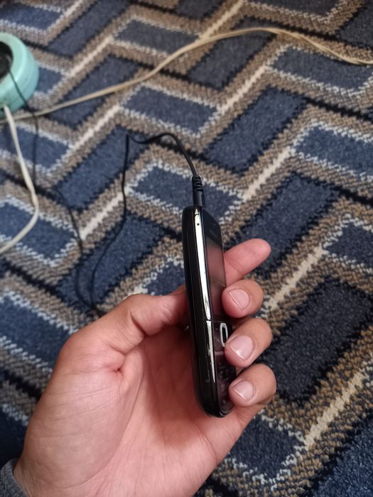 Nokia 2700 classic sotiladi