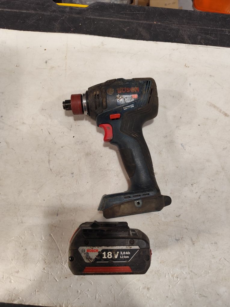 Безчетков акумулаторен гайковерт импакт Бош Bosch GDX 18V-210 C + 3Ah